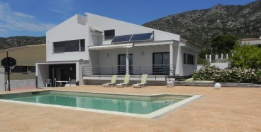 Image vrijstaande-villa-met-4-slaapkamers-een-zwembad-in-een-bevoorrechte-omgeving-van-palau-saverdera-costa-brava