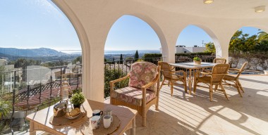 Image preciosa-villa-amb-fantastiques-vistas-al-mar-4-dormitoris-3-banys-piscina-sauna-i-un-ampli-garatge-roses