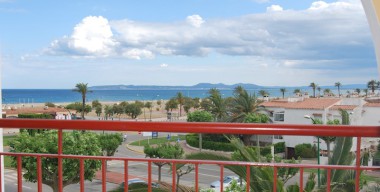 Image duplex-appartement-met-fantastisch-uitzicht-op-zee-en-de-kanaal-tegenover-het-strand-en-dicht-bij-het-centrum-van-empuriabrava-costa-brava