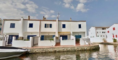 spacious-fishermans-house-with-mooring-and-private-parking-3-bedrooms-2-bathrooms-marina-empuriabrava