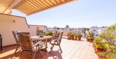 Image modern-appartement-met-uitzicht-op-het-kanaal-2-slaapkamers-40-m-terras-berging-en-parkeerplaats-gedeeld-zwembad-tuin-en-aanlegsteiger-voor-boten