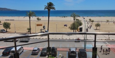 atic-a-primera-linia-de-mar-amb-2-dormitoris-i-un-garatge-privat-al-soterrani-empuriabrava
