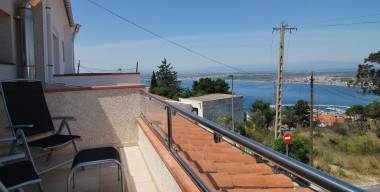 zonnige-comfortabel-huis-met-ruime-garage-en-mediterrane-tuin-naast-het-natuurpark-van-rosas-costa-brava