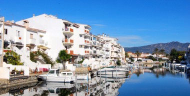 Image reserved-spacious-penthouse-in-porto-fino-canal-views-close-to-the-beach-of-empuriabrava-communal-parking