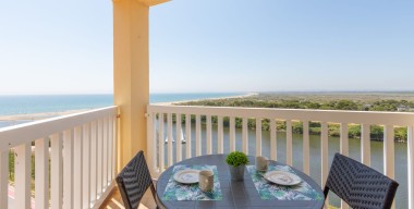 Image pretty-studio-completely-renovated-with-a-beautiful-sea-view-terrace-next-to-the-beach-and-shops-empuriabrava