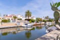 preciosa-villa-en-amplio-canal-3-dormitorios-2-banos-piscina-garaje-y-amarre-para-barco-de-125m