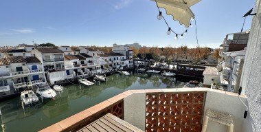 Image apartamento-acogedor-y-tranquilo-con-2-terrazas-y-vista-al-canal-cerca-de-la-playa-y-del-centro-2-habitaciones-1-bano-aparcamiento-comunitario